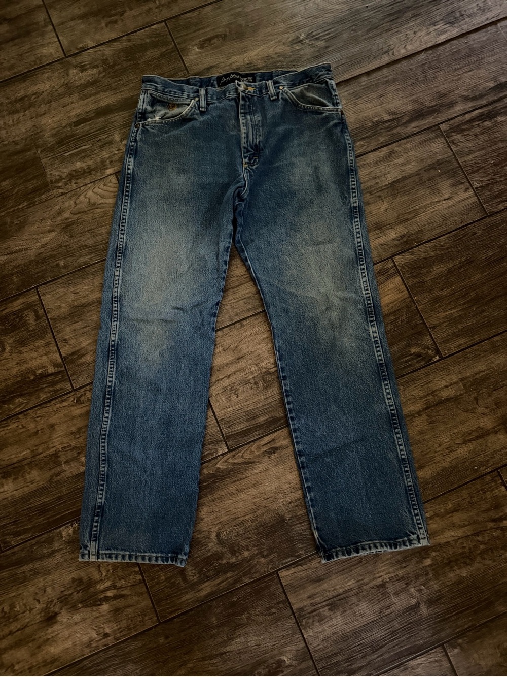 Wrangler George Strait
Cowboy Cut Collection Rodeo
Blue Jeans 13MGSHD Size
34x29